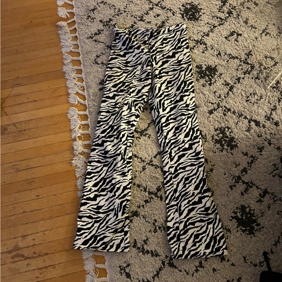MOTEL zebra pants - Picture 4 of 4